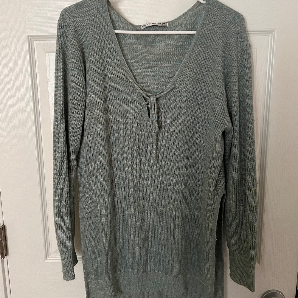 Beautiful Turquoise Pullover Sweater Top